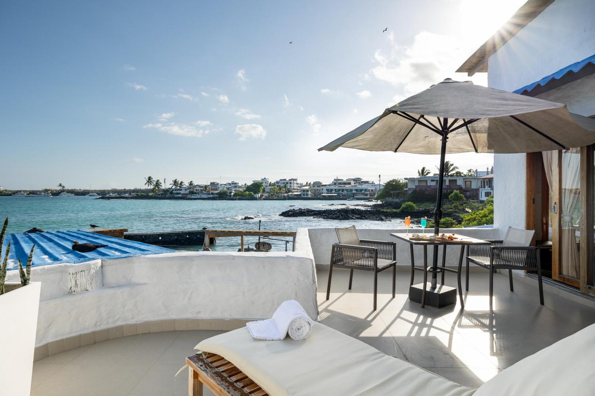 Blu Galapagos Sustainable Waterfront Lodge Пуерто-Айора Екстер'єр фото